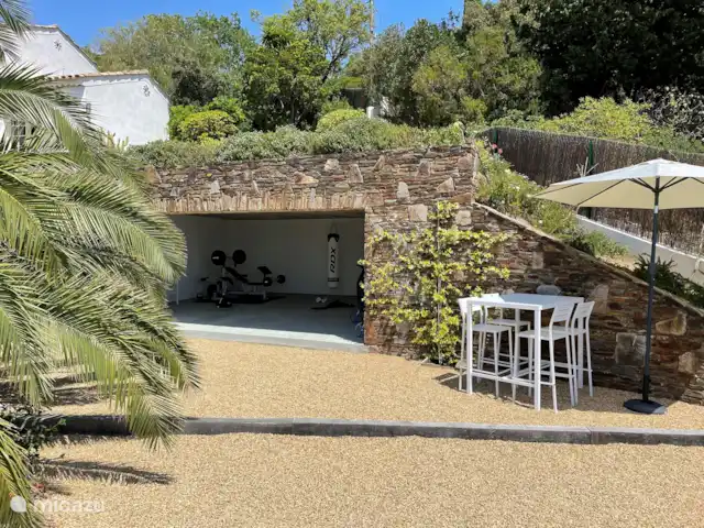 Location de Vacances France, Var, Cavalaire-sur-Mer, maison de vacances - Villa Balou Gymnase