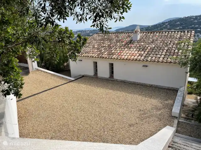 Location de Vacances France, Var, Cavalaire-sur-Mer, maison de vacances - Villa Balou Parking