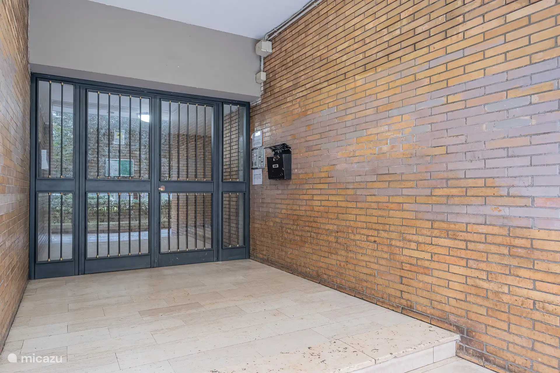 Bâtiment de l’entrée principale