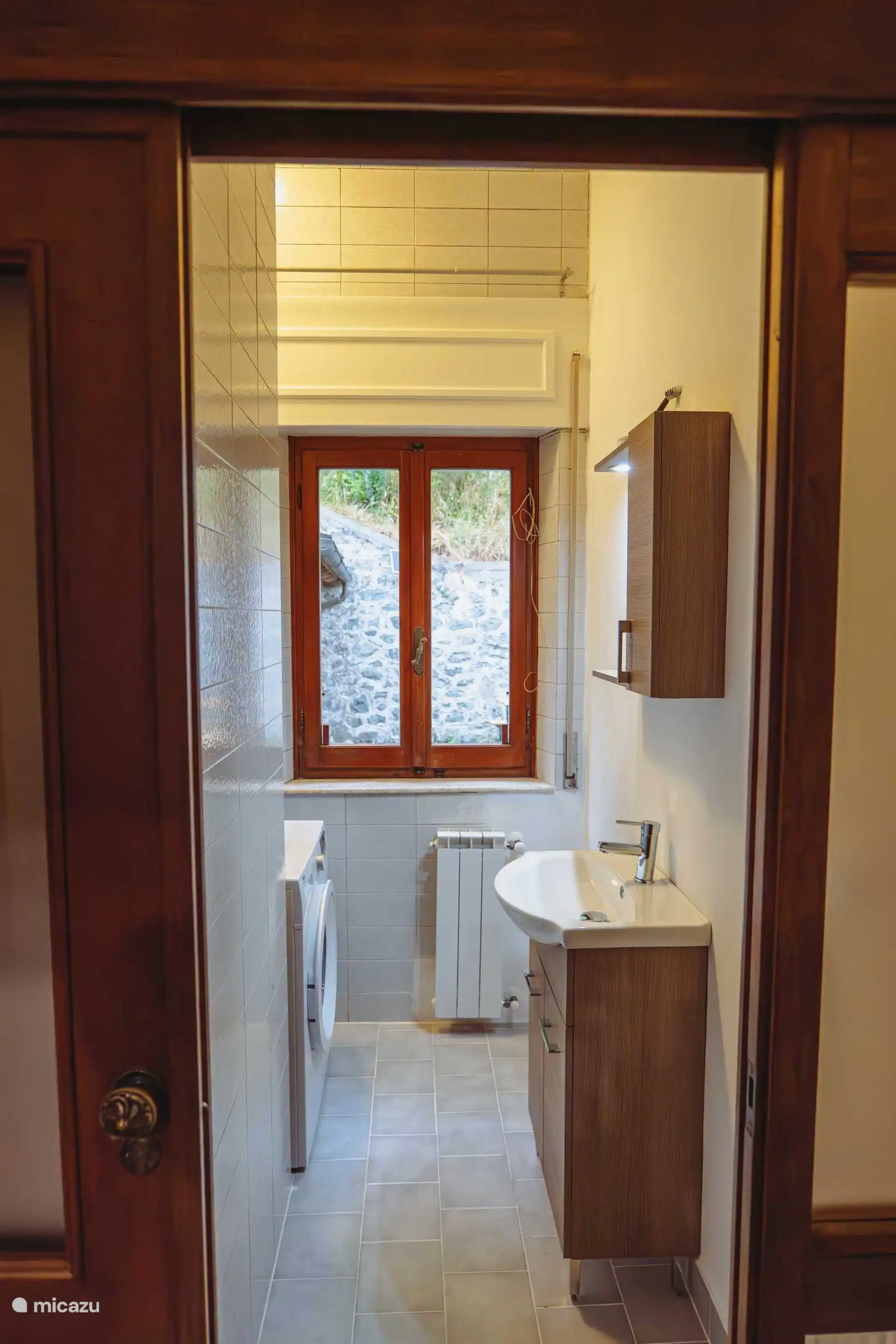 Waschküche neben der Speisekammer.