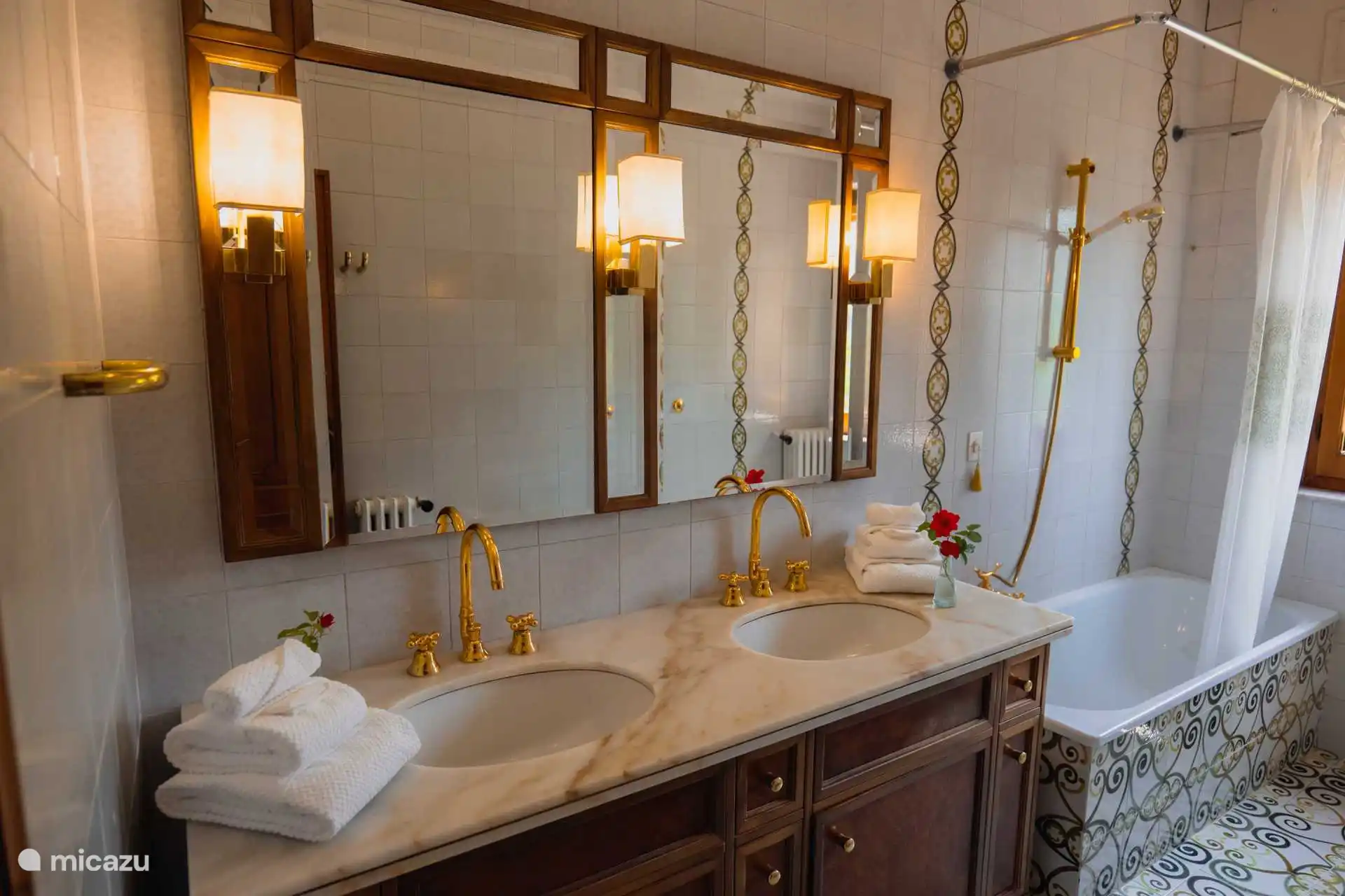 Das en-suite Badezimmer zum Schlafzimmer.