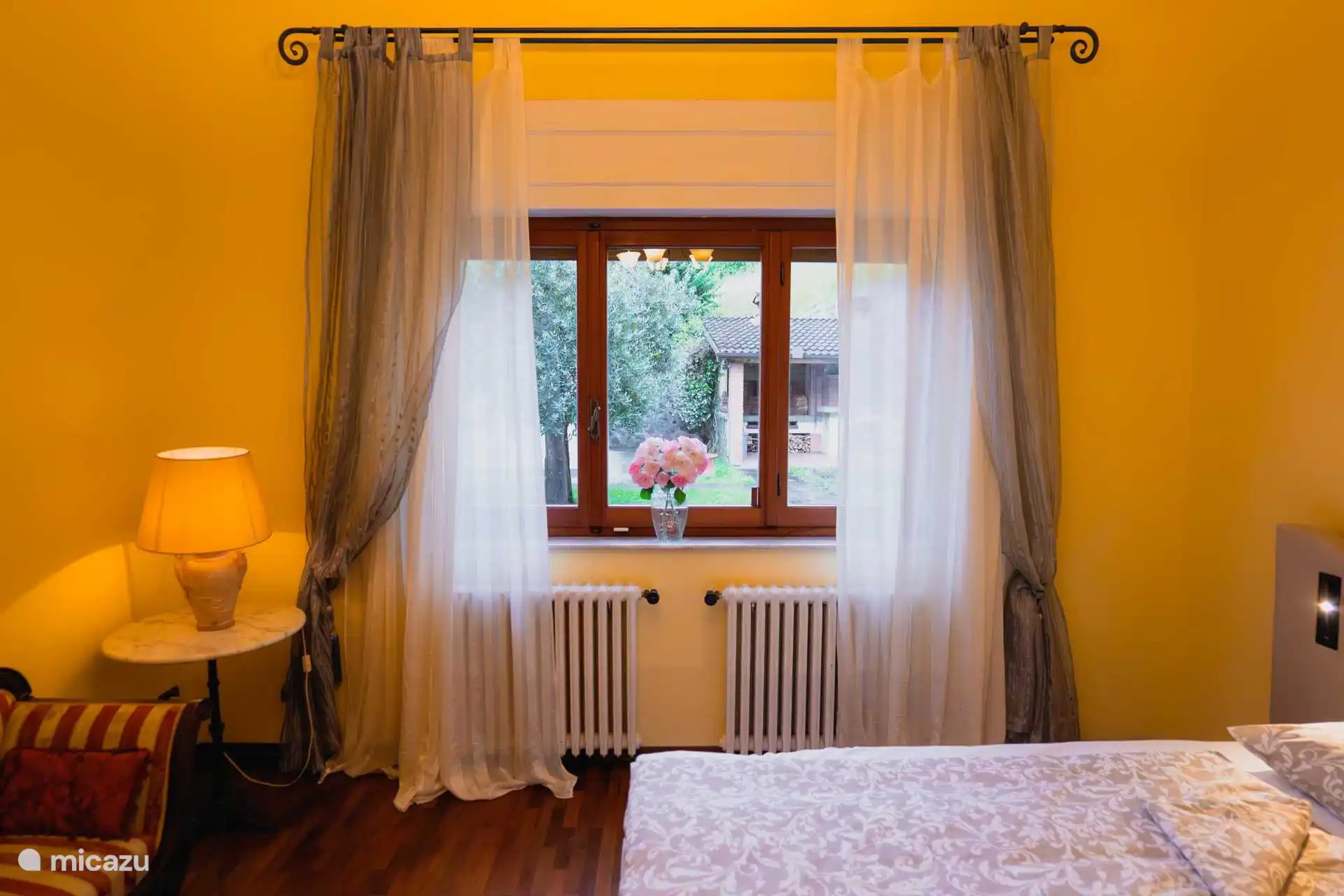 Schlafzimmer Nummer 3 zur Innenhofseite.