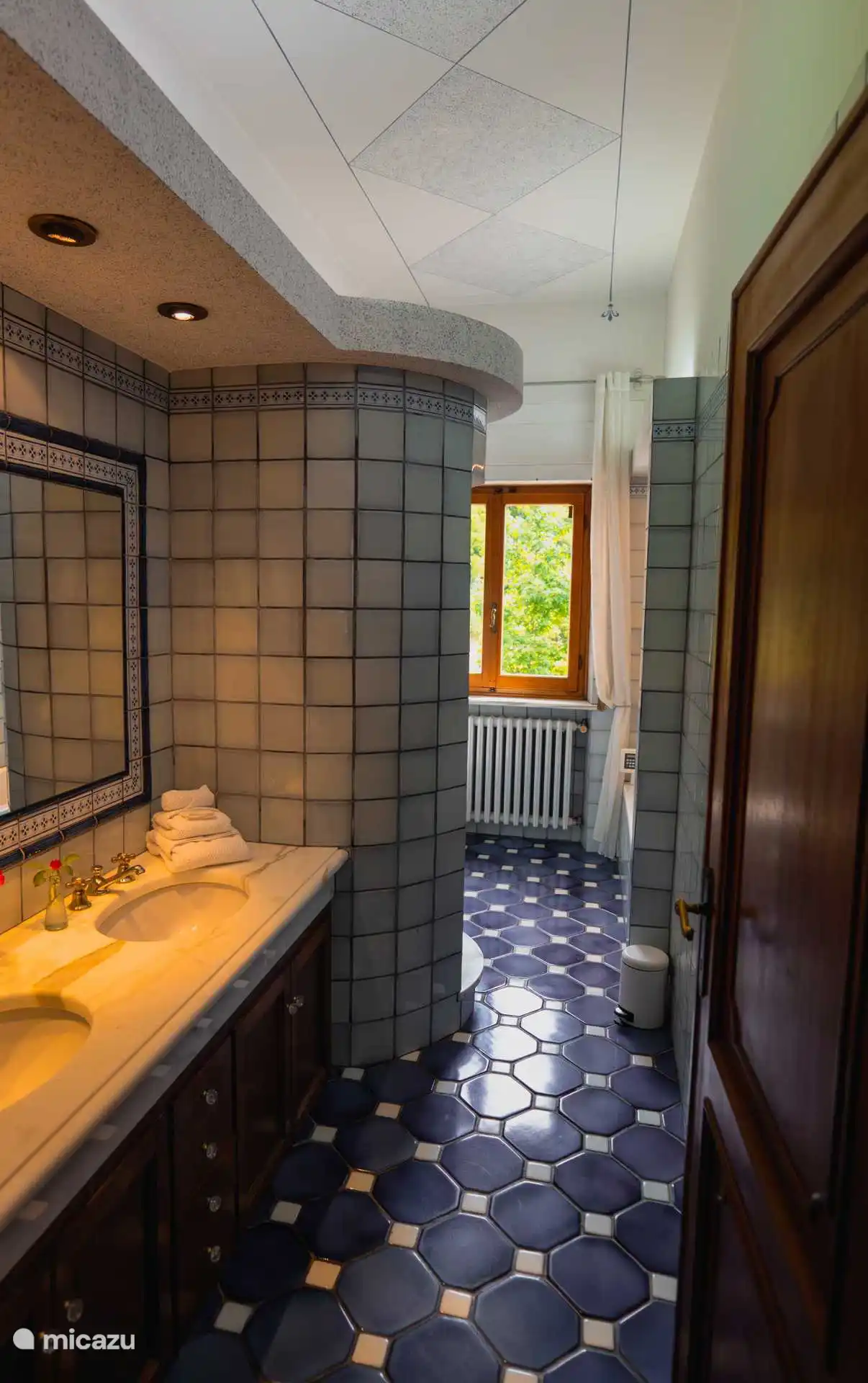 Das Hauptbadezimmer für die anderen Zimmer.