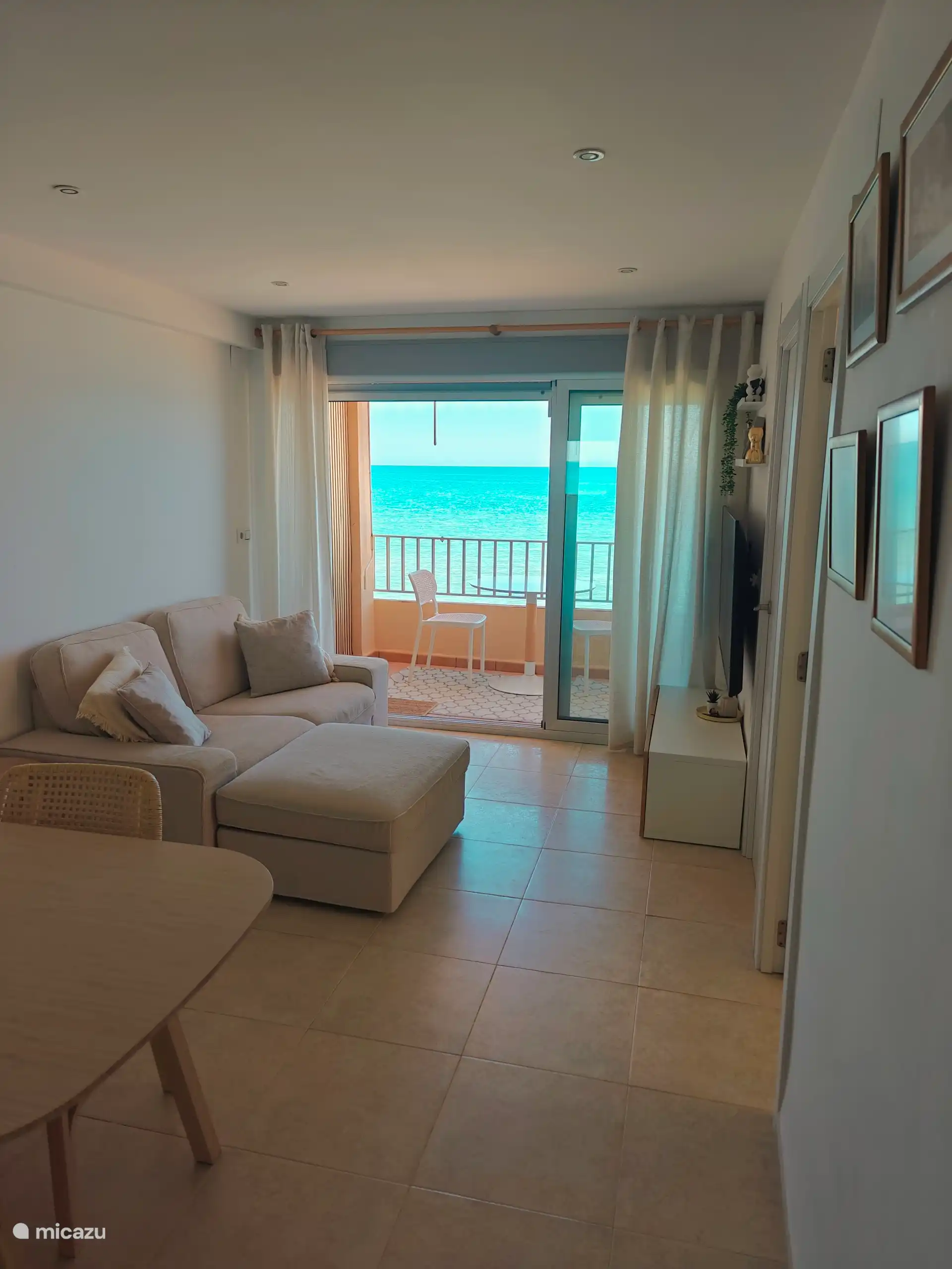 Salon avec vue sur la mer