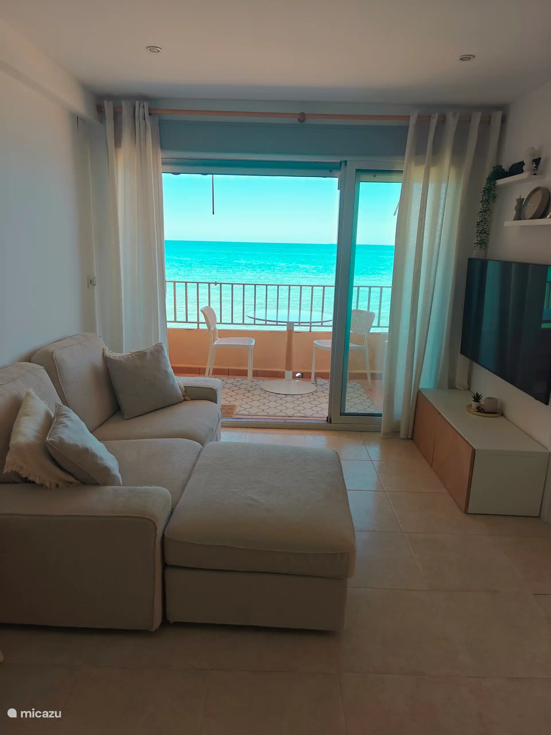 Salon avec vue sur la mer