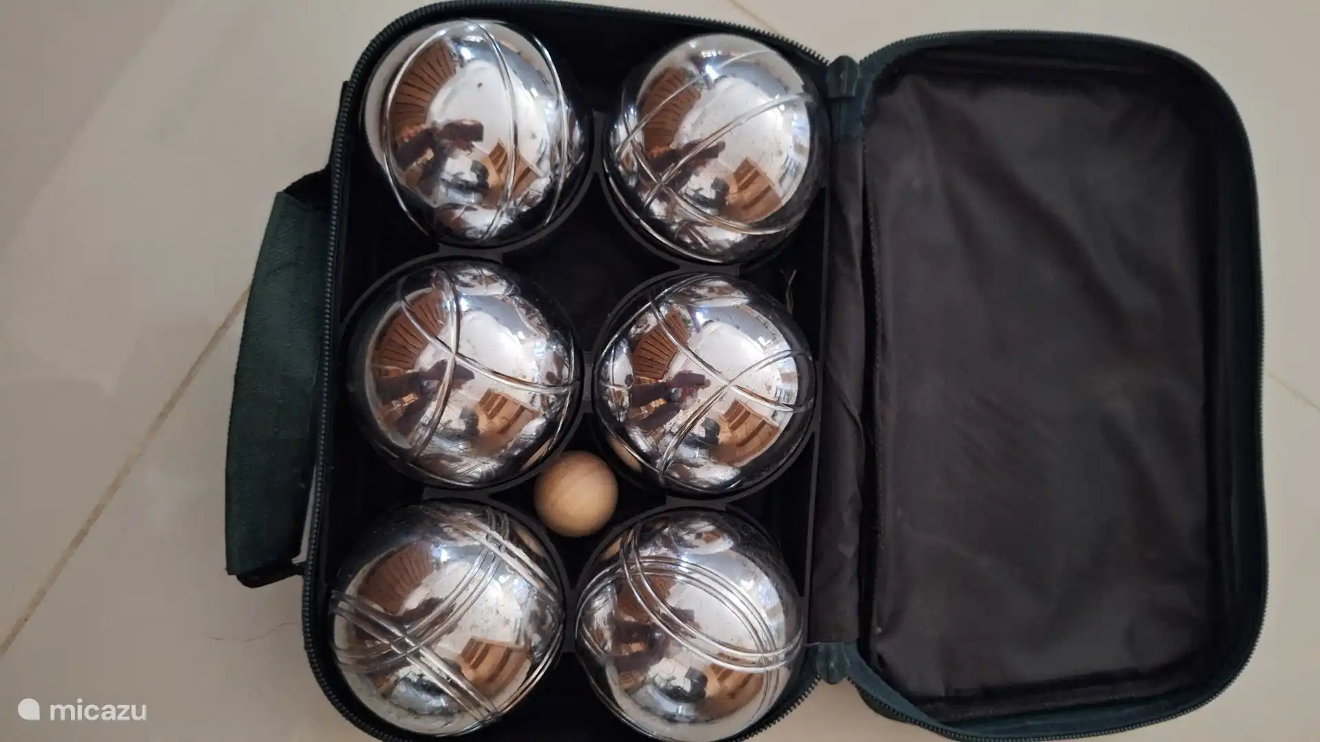 Boulekugeln finden Sie in unserer Ferienwohnung.