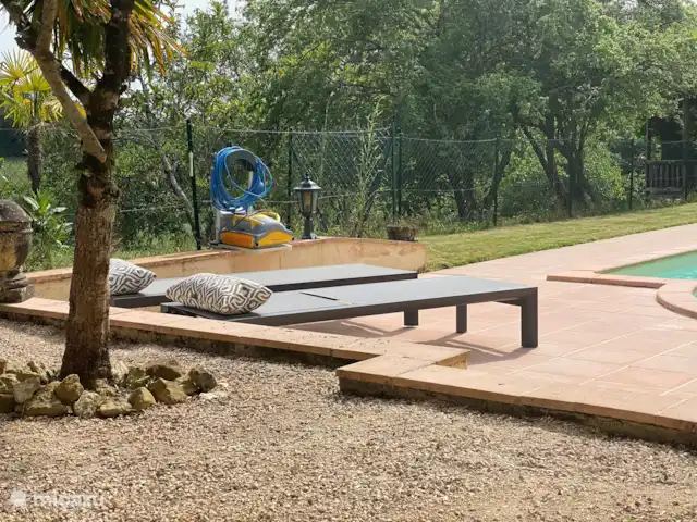A Soulas huren in Frankrijk, Gers, Armous-et-Cau  - villa ligbedden bij zwembad