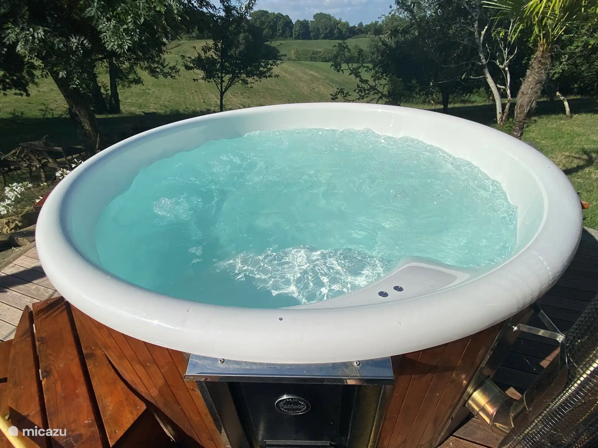 Holzbefeuertes Glührohr für 8 Personen mit Beleuchtung und Blasenoption