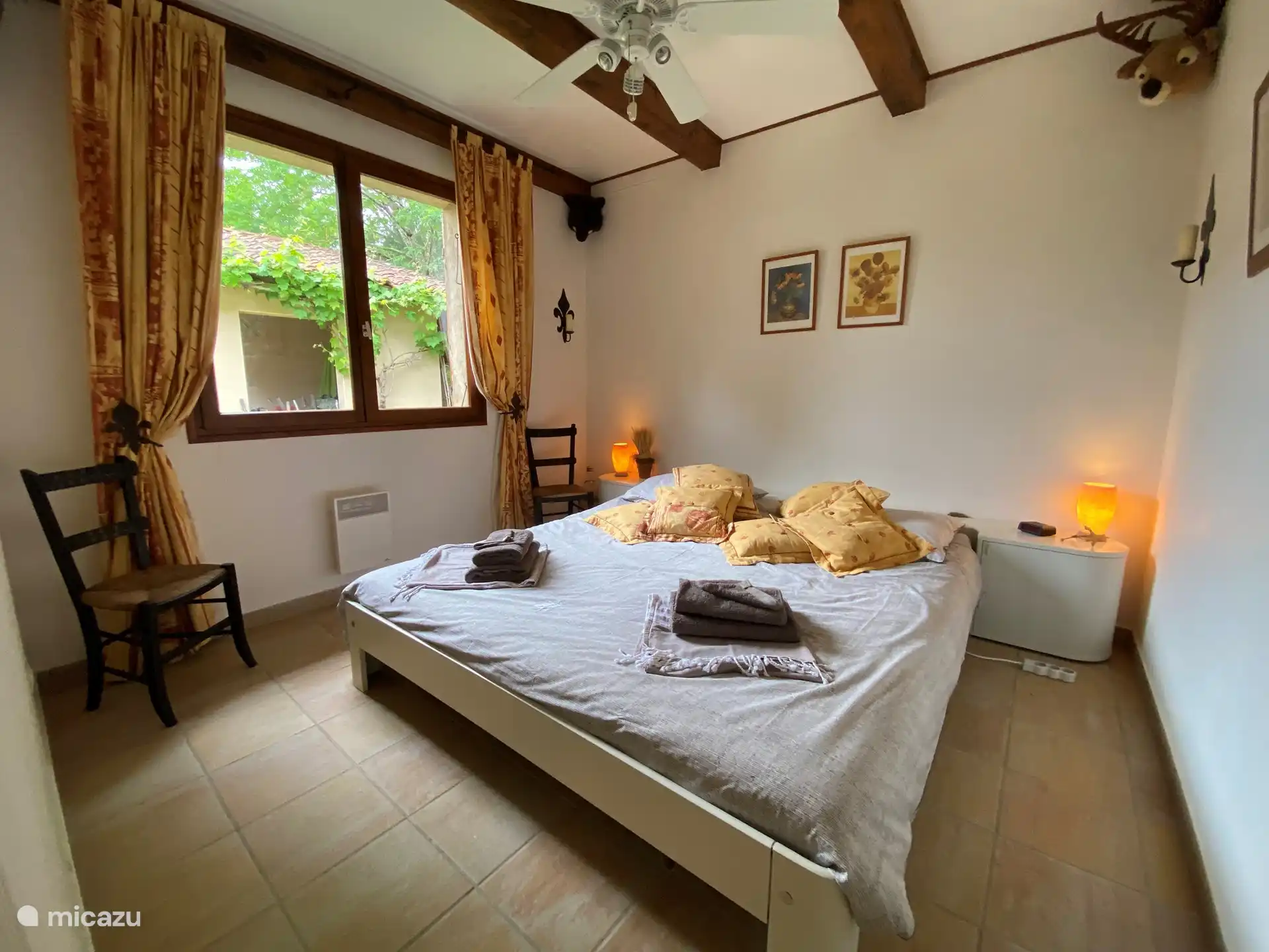 Schlafzimmer an der Vorderseite