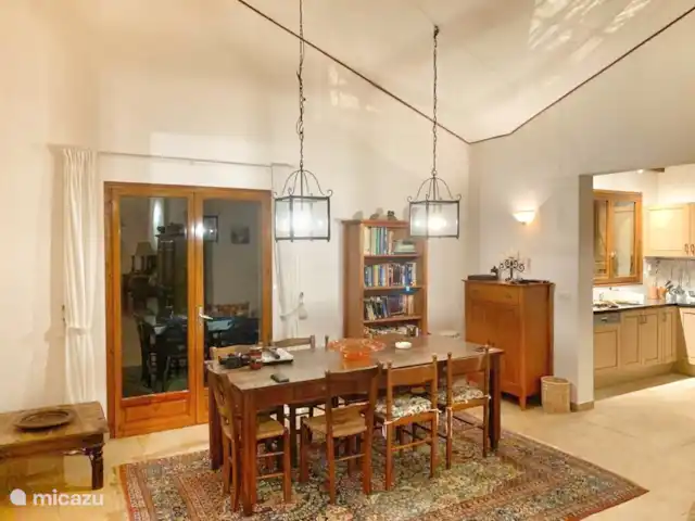 A Soulas huren in Frankrijk, Gers, Armous-et-Cau  - villa eettafel grenzen aan keuken voor 6-8 personen