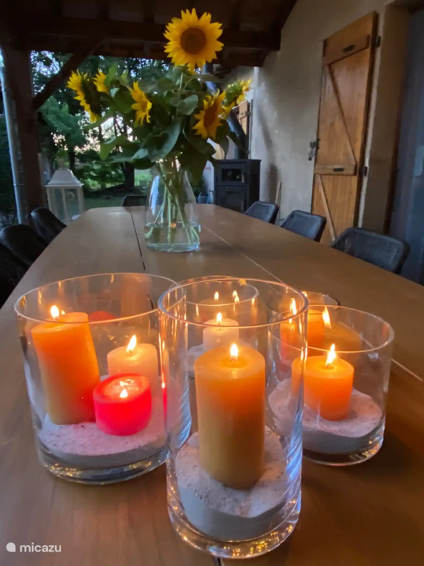 Atmosphäre Foto draußen Esstisch vordere Terrasse