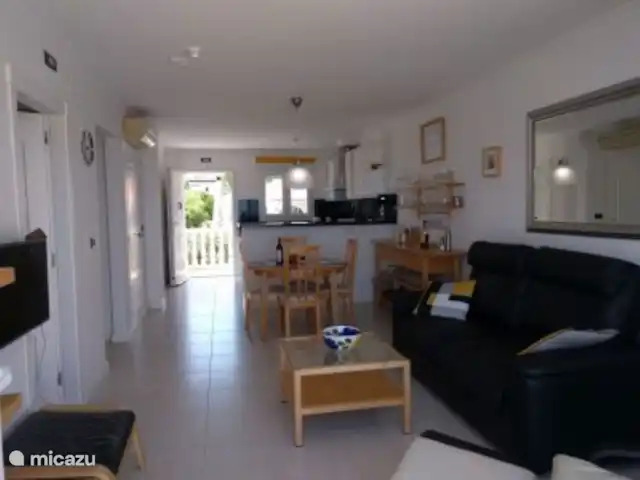 Appartement penthouse vue mer | Espagne, Costa Blanca, Benissa - appartement Vue par le salon / salle à manger jusqu’à la porte d’entrée.