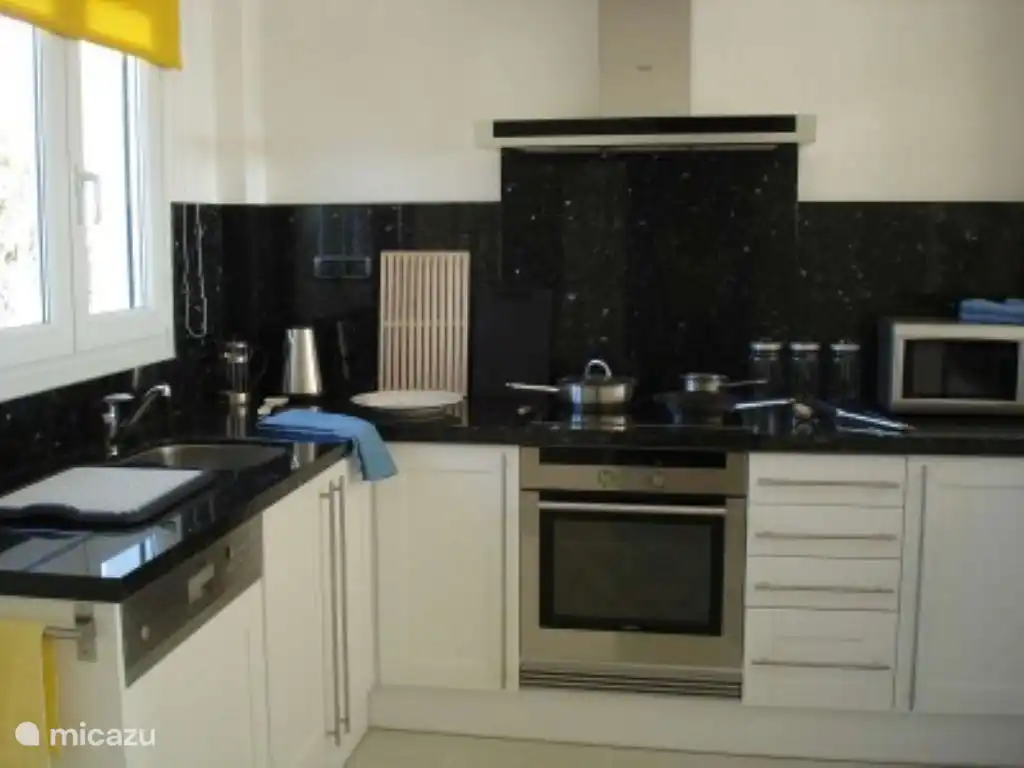 Cuisine entièrement équipée et moderne