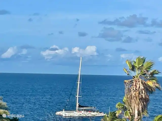 Boca Gentil Bayside 10 huren in Curaçao, Banda Ariba (oost), Jan Thiel - appartement Uitzicht vanaf het balkon. Blue Finn gaat naar Klein Curaçao