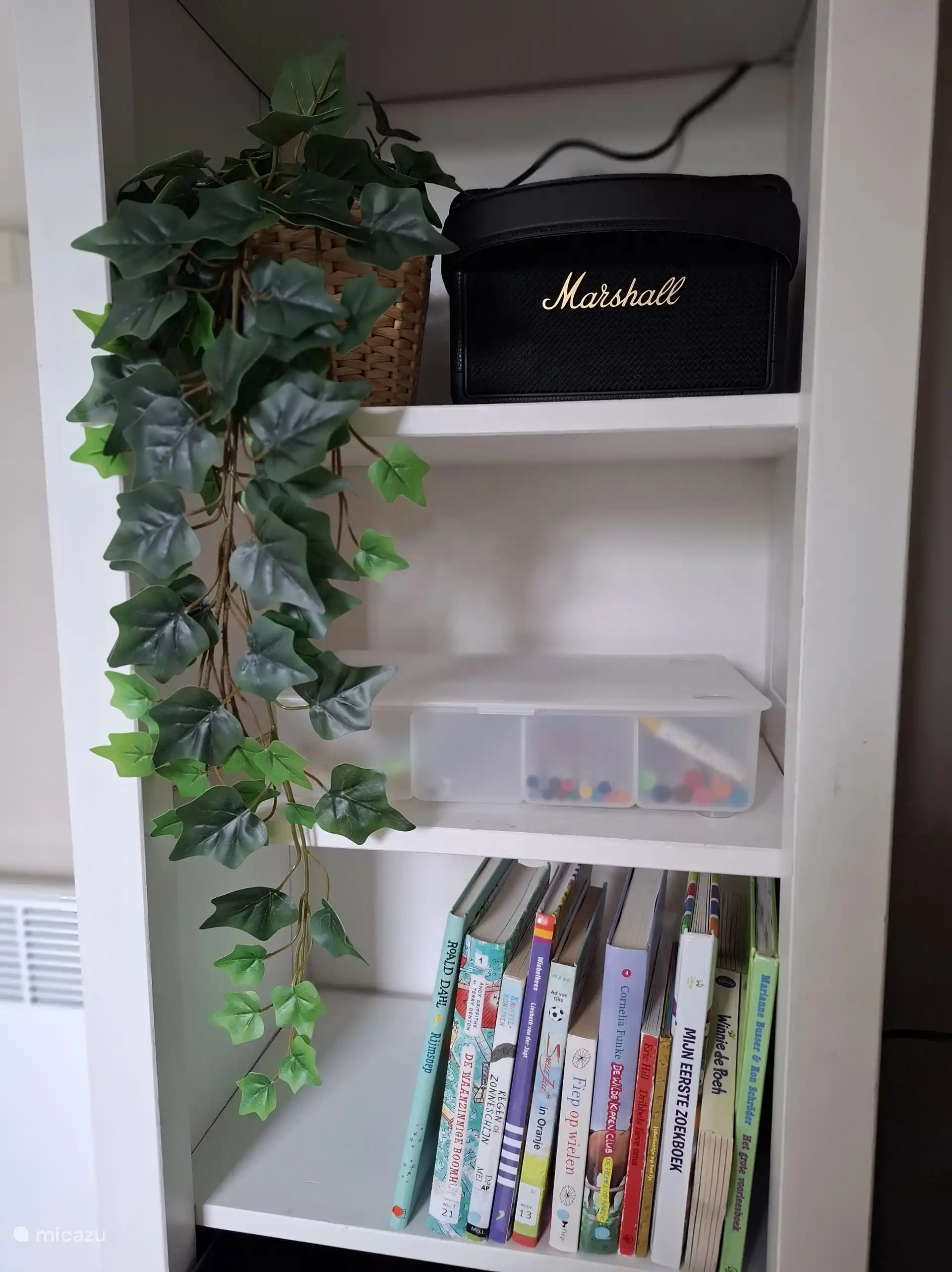 Über diesen Bluetooth-Lautsprecher können Sie Ihre eigene Wiedergabeliste streamen. Und wenn Sie draußen sitzen, nehmen Sie es einfach mit.