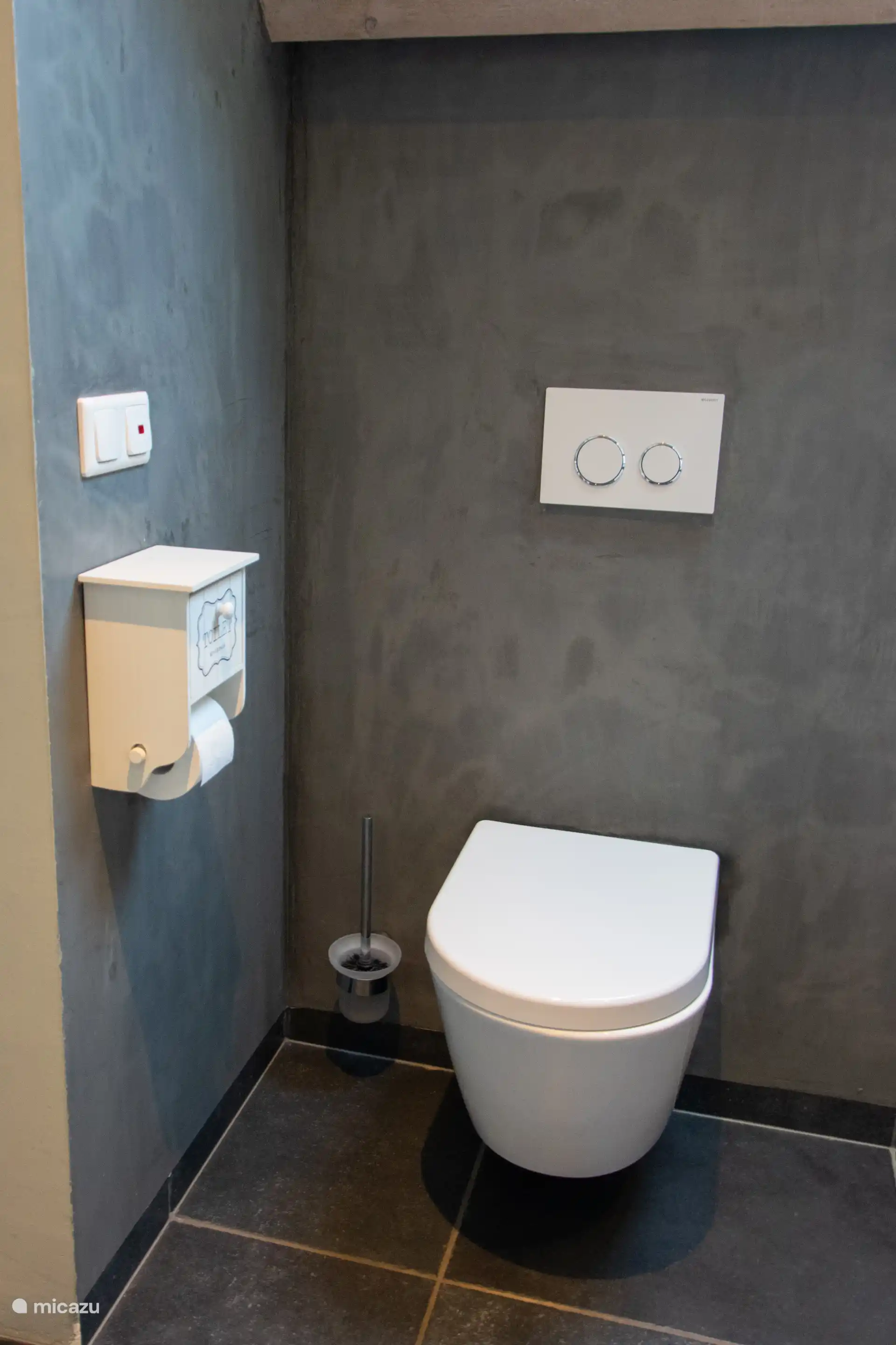 Toilette im eigenen Badezimmer