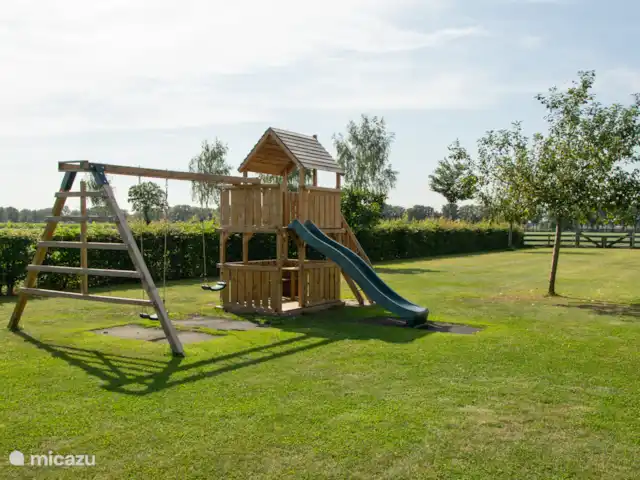 Le Peelrand | Pays-Bas, Limbourg, Evertsoord - maison de vacances Aire de jeux avec un équipement de jeux, un trampoline et une barre horizontale