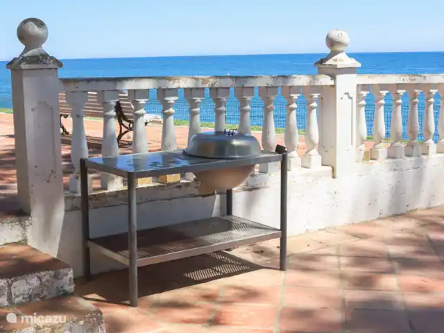 Location de Vacances Espagne, Costa del Sol, Estepona, appartement - Front de mer - Costa y Sol Espace barbecue et vue sur la mer