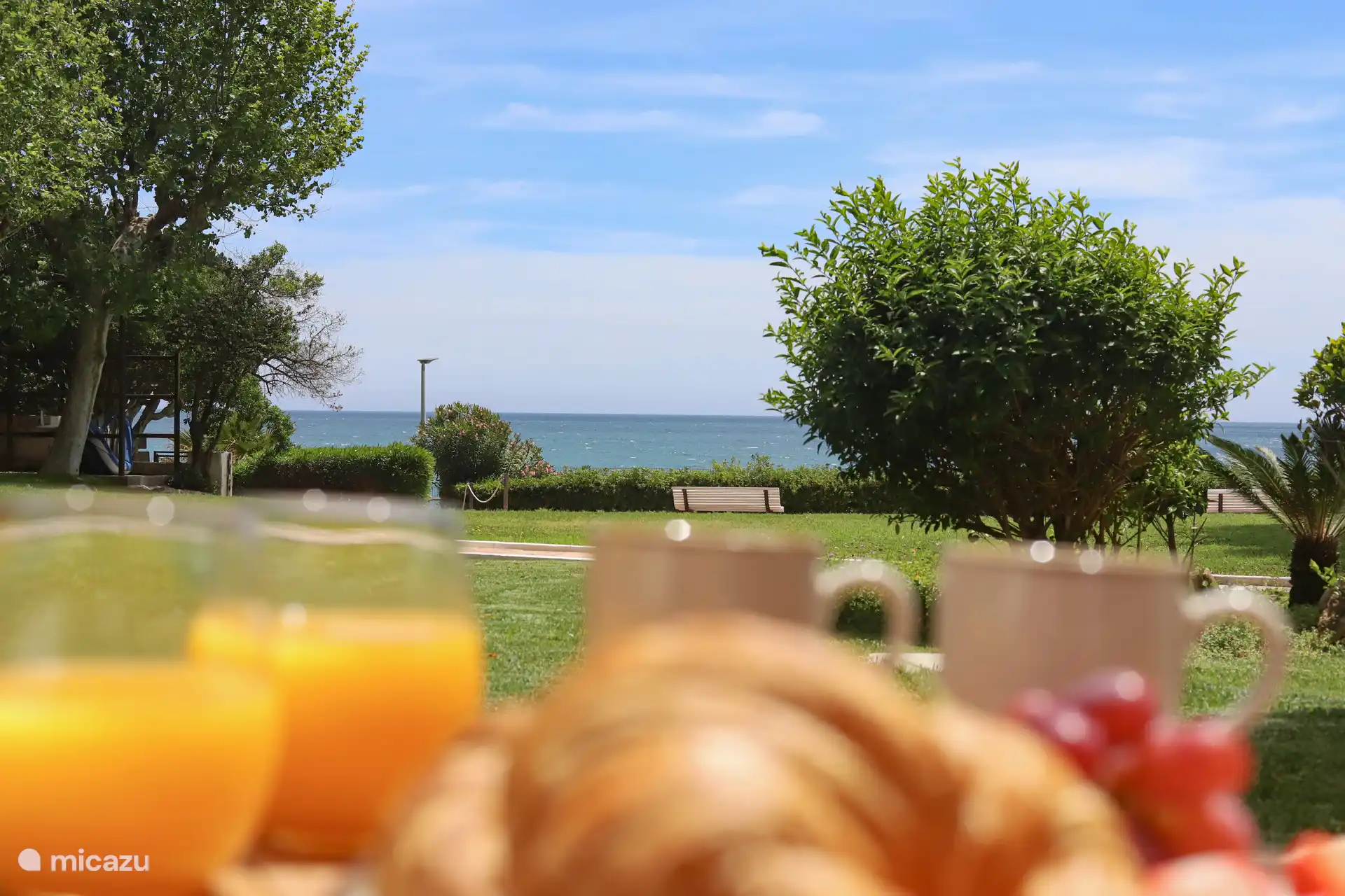 Beachfront - Costa y Sol in Spain, Costa del Sol, Estepona - apartment