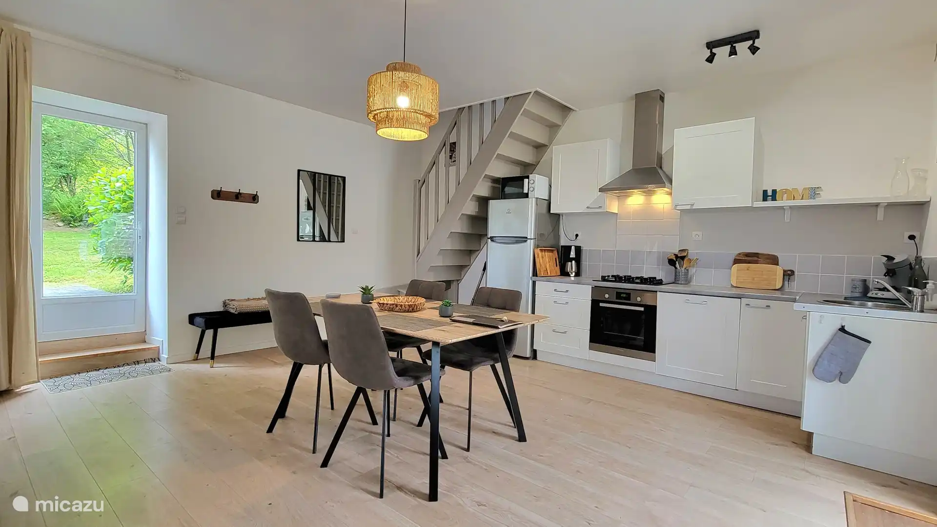 Cuisine ouverte et salle à manger