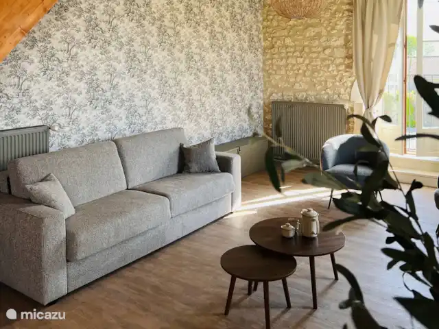 Maison Toile Moss | France, Dordogne, Cherval - maison de vacances Salon spacieux et ensoleillé avec canapé-lit spacieux (180 de large)