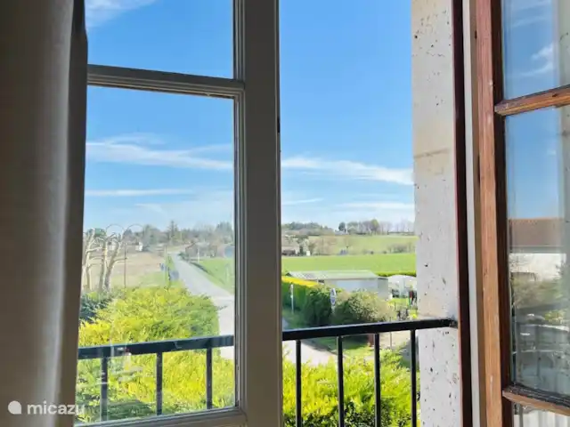 Maison Toile Moss | France, Dordogne, Cherval - maison de vacances Vue sur les champs de tournesols