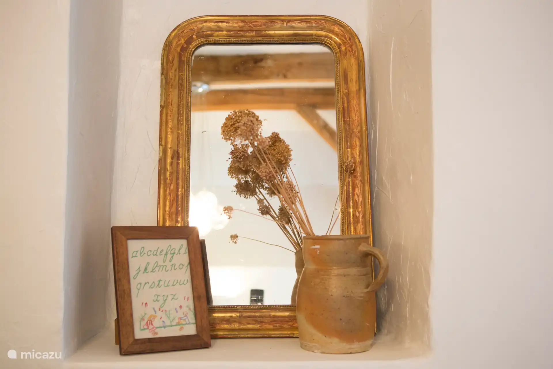 Ce sont les petits détails (provenant des brocantes locales) qui le rendent spécial 