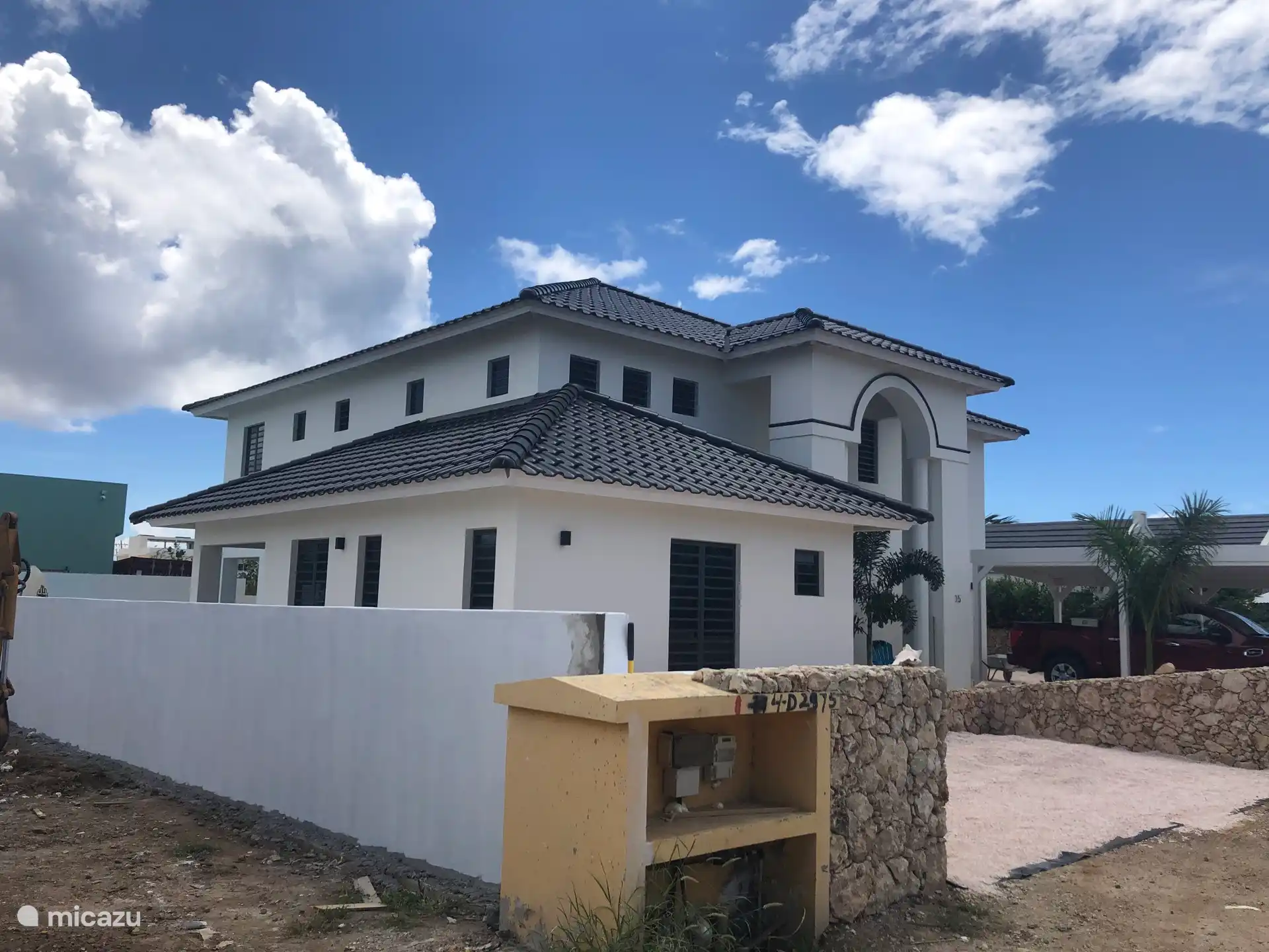 Maison avec vue latérale