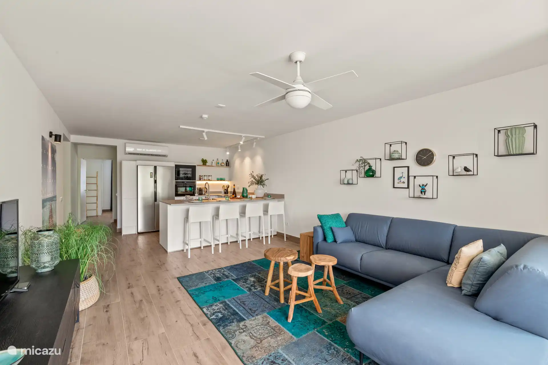 Wohnbereich und Küche