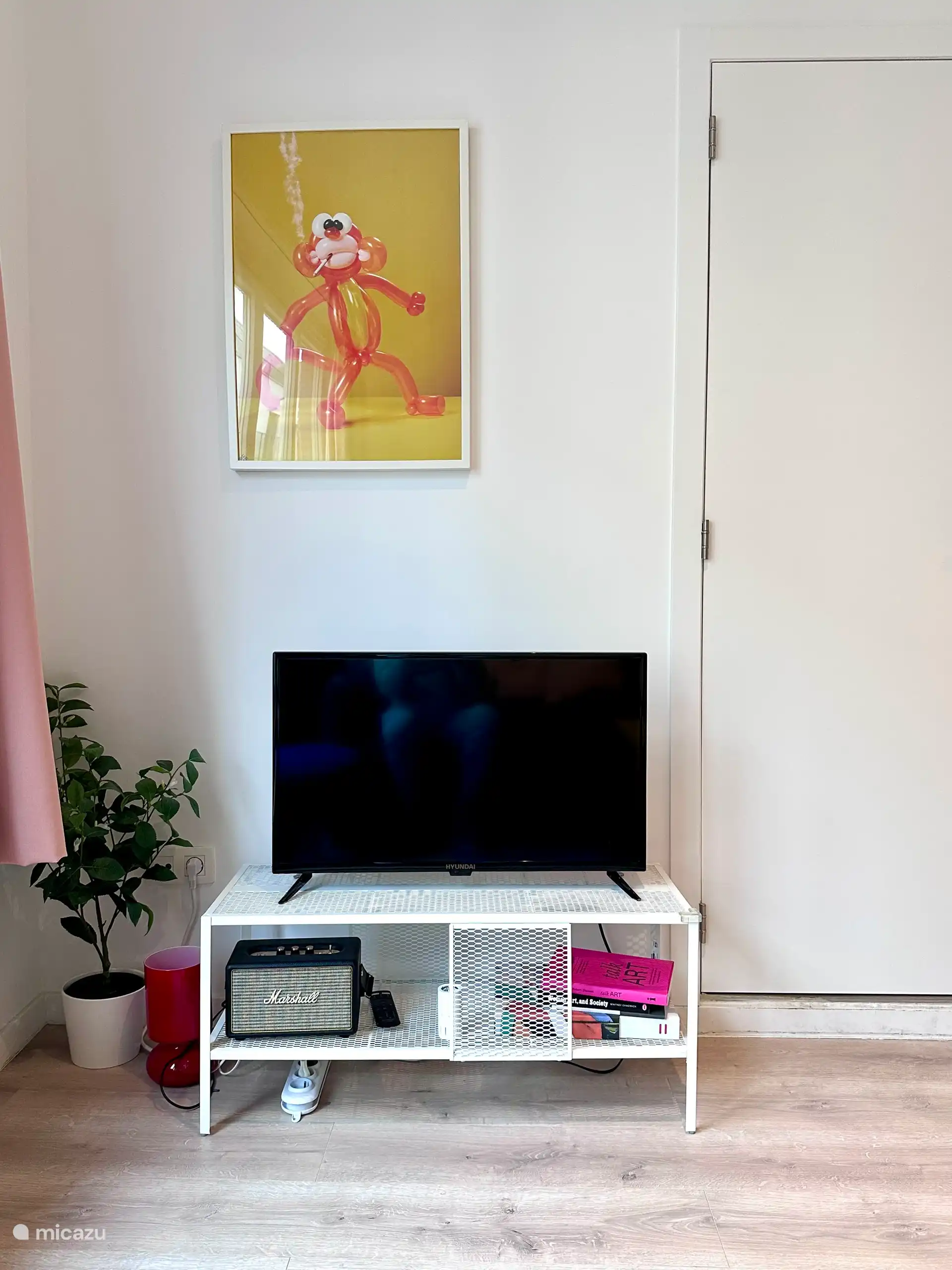 Smart-TV y altavoz Bluetooth Marschall