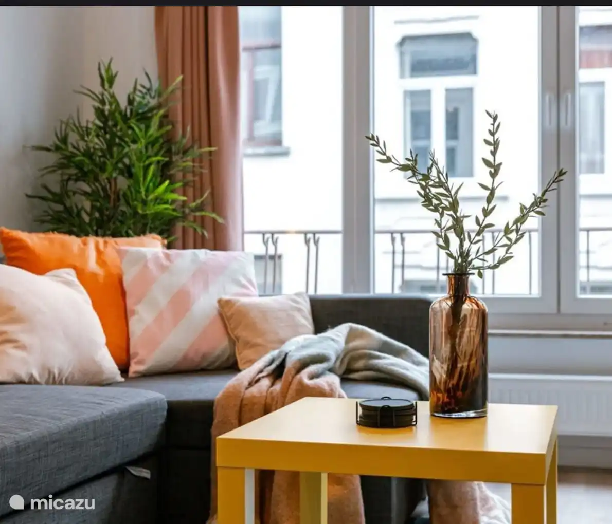 Una impresión acogedora de la sala de estar