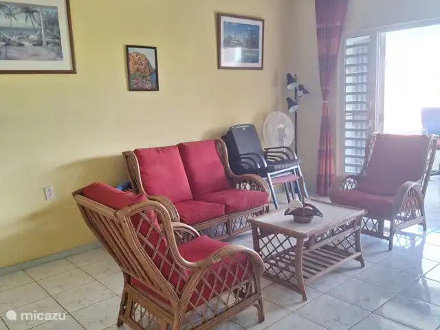 Seru Coral Resort Appartement 188 | Curaçao, Curaçao-Centre, Partisan du corail - appartement Salon avec accès au balcon