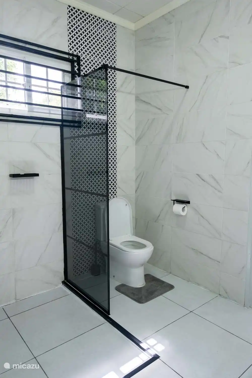 Baño 1 - parte del dormitorio principal