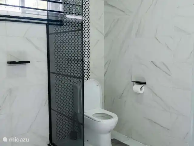 Location de Vacances Suriname, Paramaribo, Paramaribo, villa - Villa spacieuse à Paramaribo Nord Salle de bain 1 - partie de la chambre principale