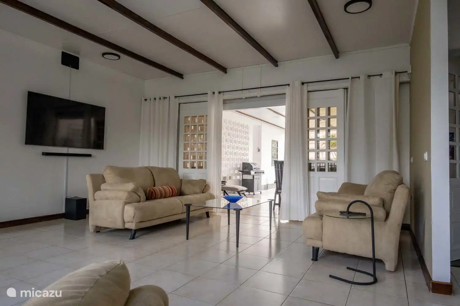 Sala de estar y terraza