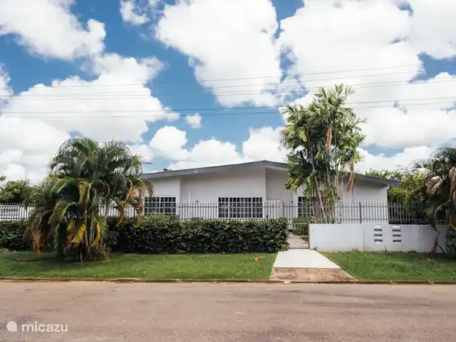 Location de Vacances Suriname, Paramaribo, Paramaribo, villa - Villa spacieuse à Paramaribo Nord Devant de la maison