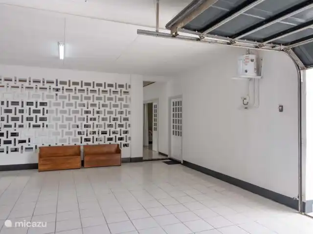 Location de Vacances Suriname, Paramaribo, Paramaribo, villa - Villa spacieuse à Paramaribo Nord Garage