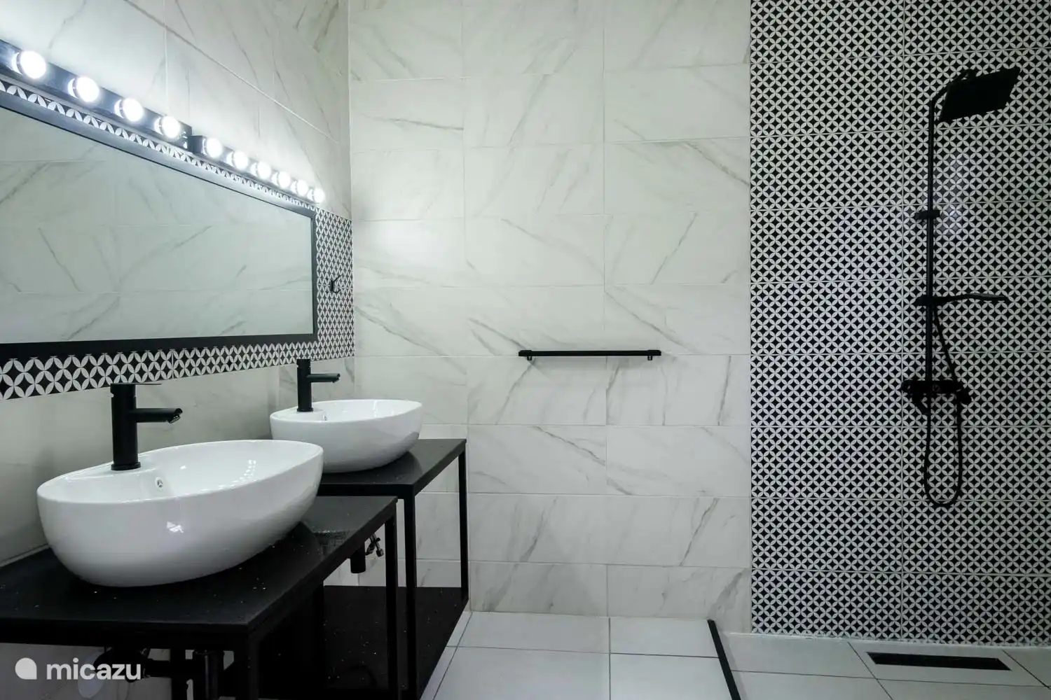 Baño 1 - parte del dormitorio principal