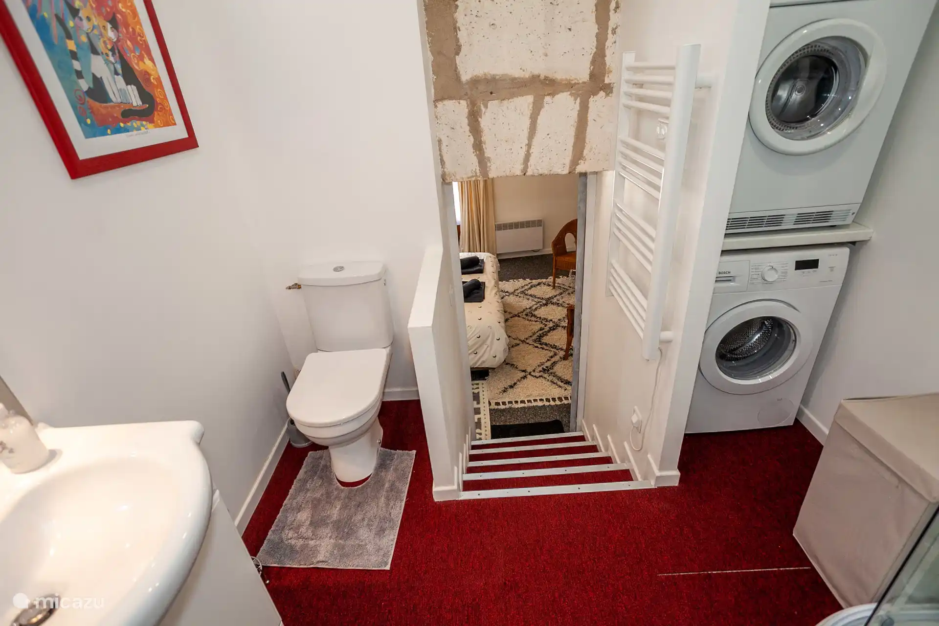 Das zweite Badezimmer mit der Maschinenecke - Trockner und Waschmaschine