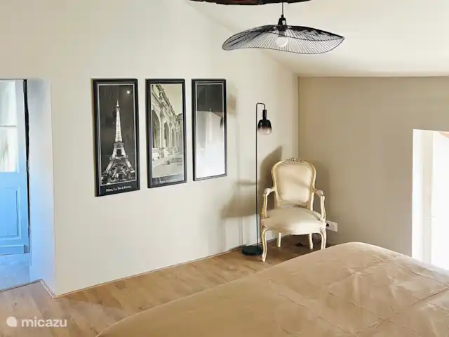 Maison de Terre | France, Dordogne, Cherval - maison de vacances Profitez de la vue et de la tranquillité avec une tasse de café