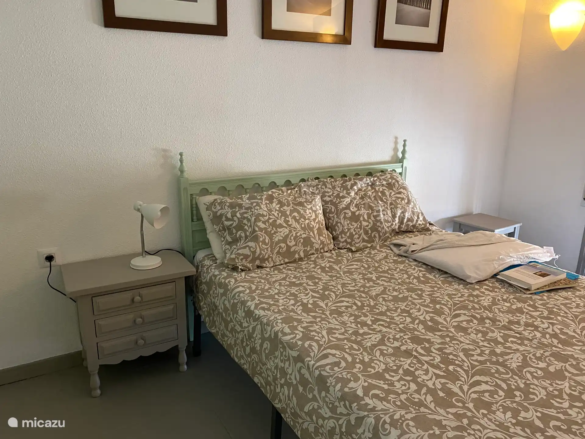 1,5-Personen-Schlafzimmer im Obergeschoss (französisches Bett)