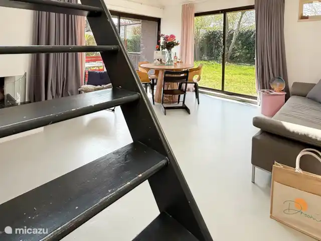 La Maison des Dunes | Pays-Bas, Hollande du Nord, Egmond aan den Hoef - maison de vacances Salon - escalier menant au grenier