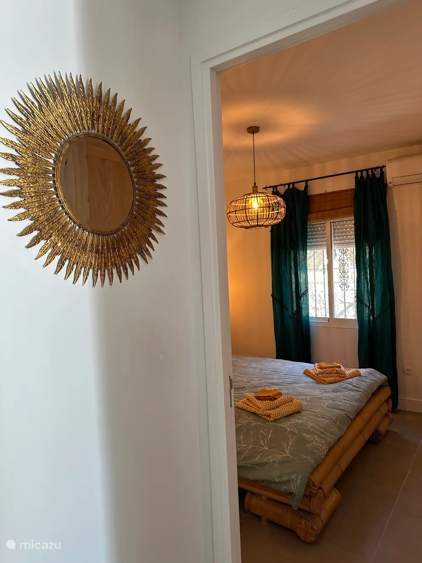 Schlafzimmer mit Queensize-Betten 