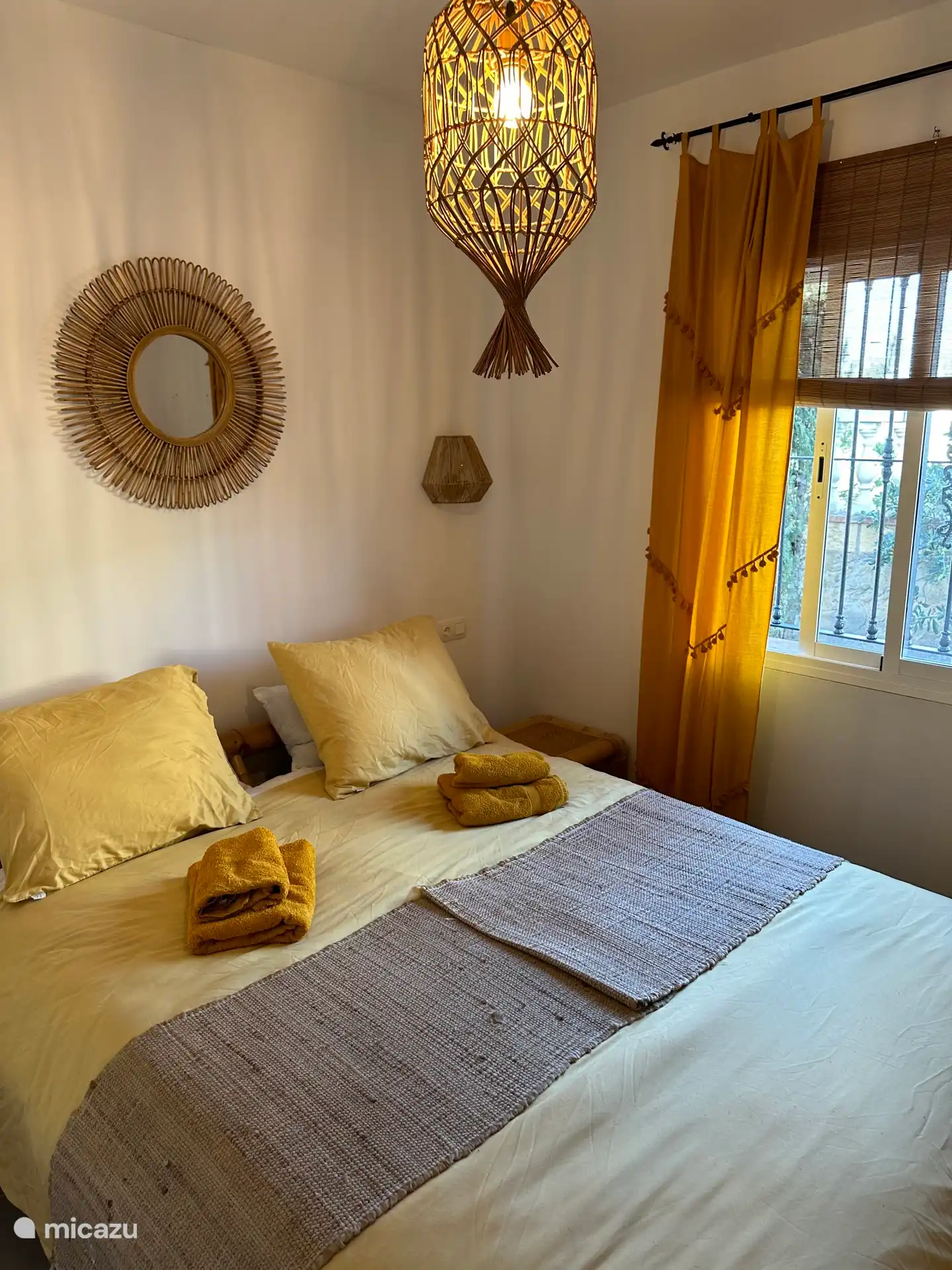 Schlafzimmer mit Queensize-Betten