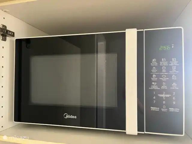 Kas Riba Seru en Curazao, Banda Arriba (este), Hoenderberg - villa Práctico microondas en la cocina: ideal para comidas rápidas o para recalentar las sobras después de un día de exploración.