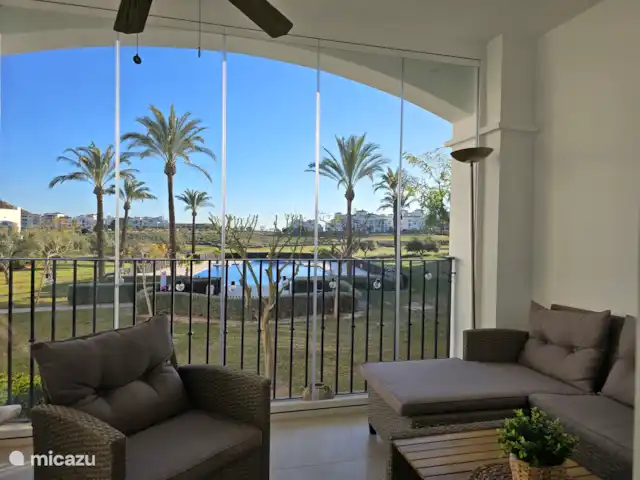 Casa Gusto | Espagne, Costa Cálida, Sucina - appartement Vue depuis la terrasse couverte. Les parois en verre peuvent être complètement glissées.