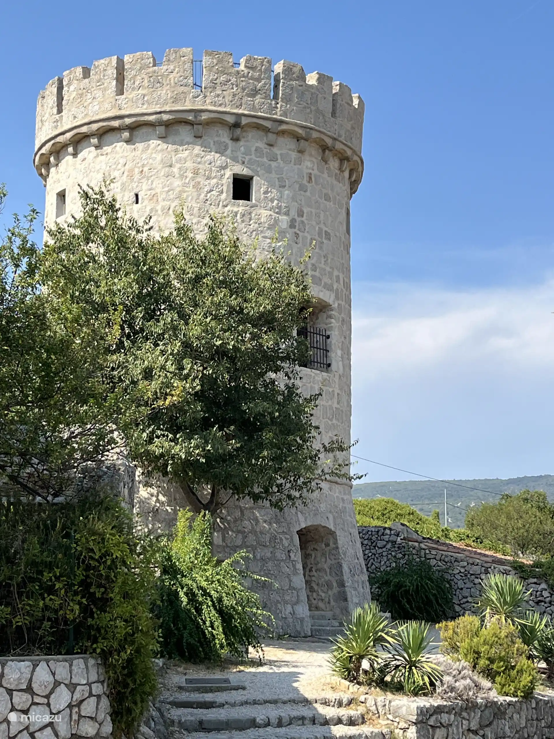 Bâtiment historique sur l’île adriatique de Cres