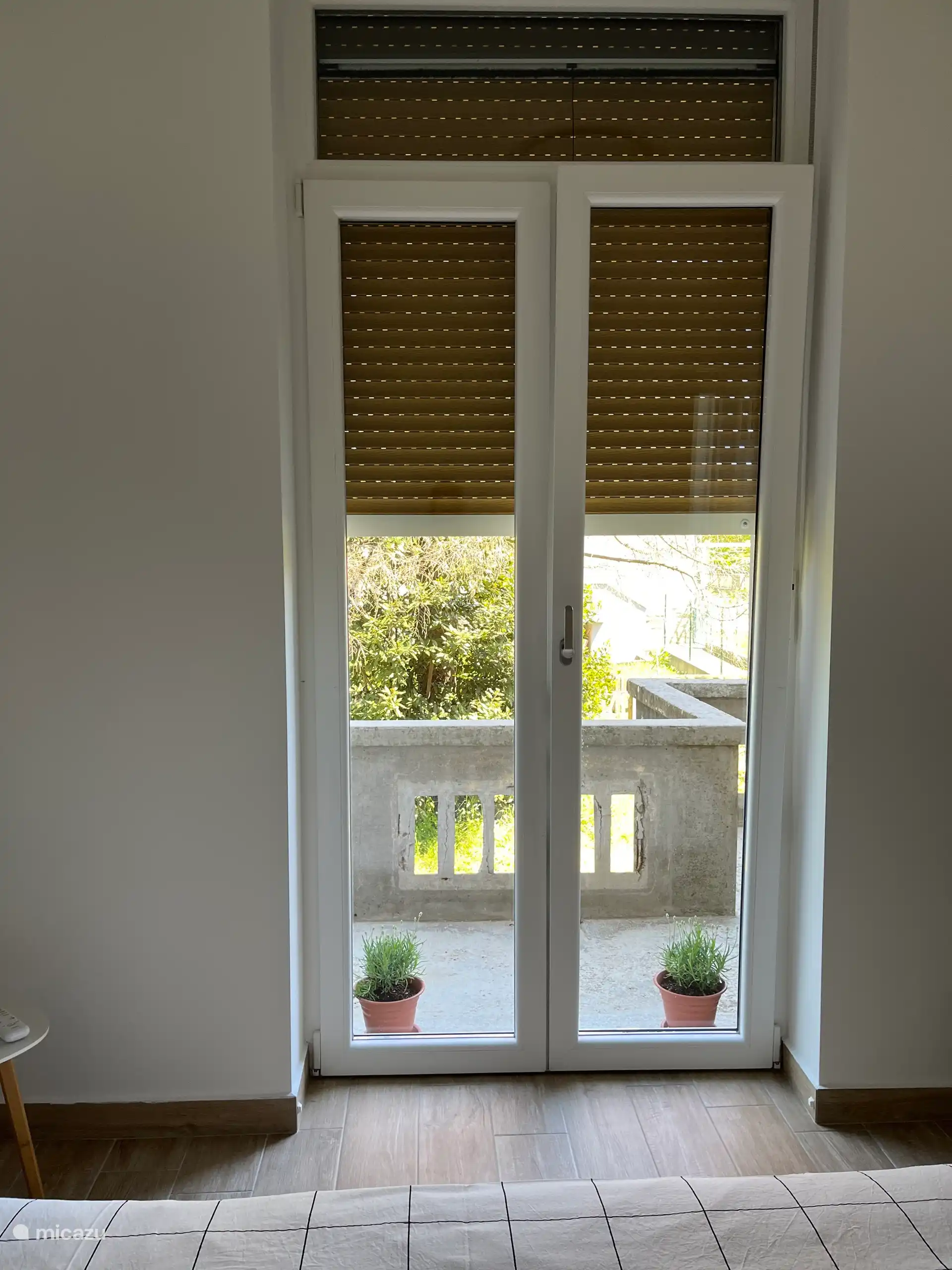 Portes de balcon dans la chambre