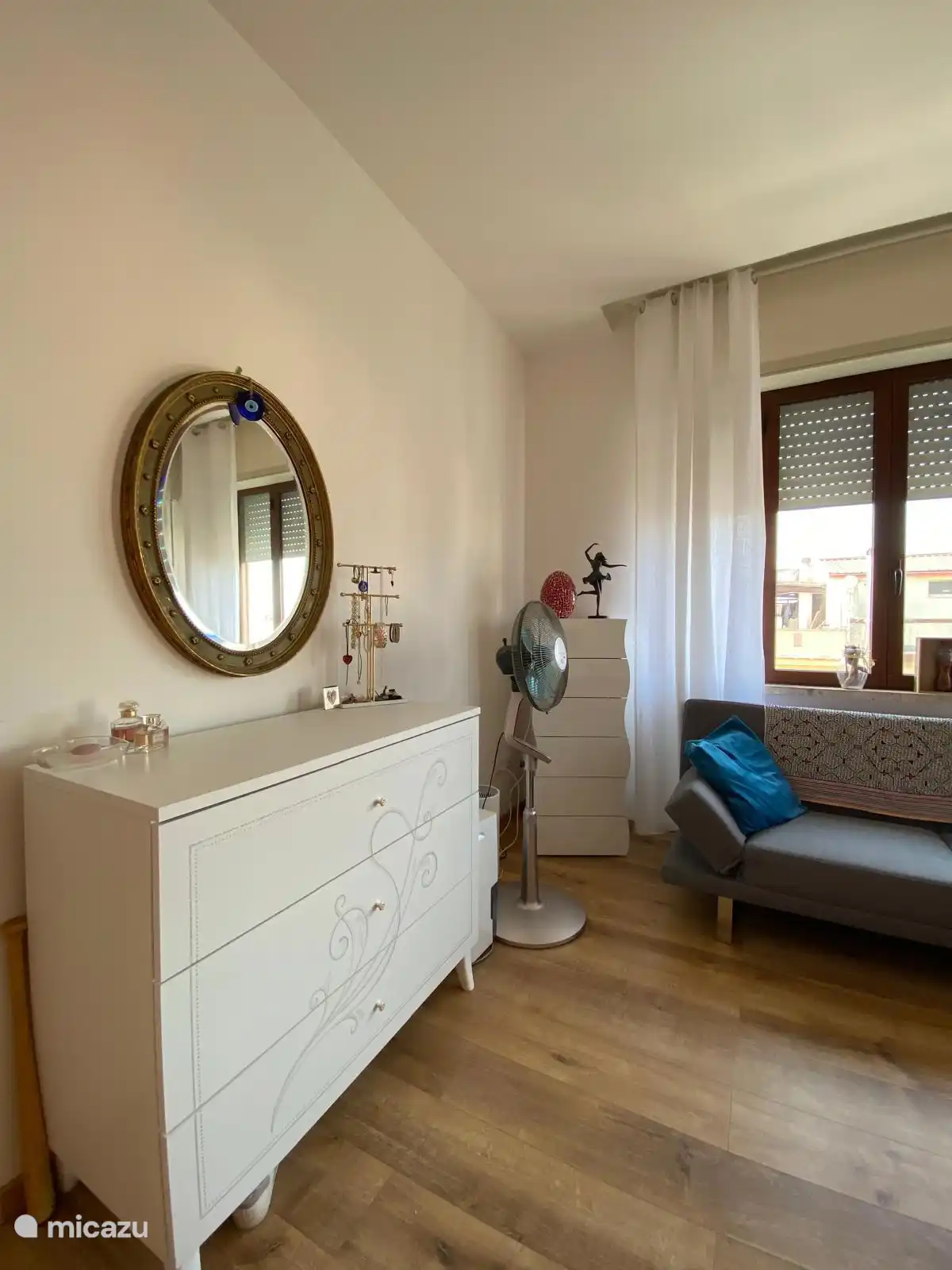 Dormitorio 2, amplio espacio de almacenamiento