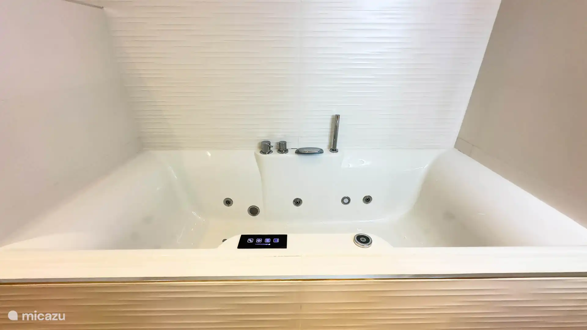 BATTHROOM - BUBBLE BATH